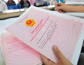 Thủ tục thêm tên người khác vào sổ hồng khi đang thế chấp ngân hàng