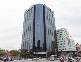 Nguồn cung văn phòng ngày càng khan hiếm -  Xu hướng dịch chuyển cầu tới khu vực ngoài trung tâm